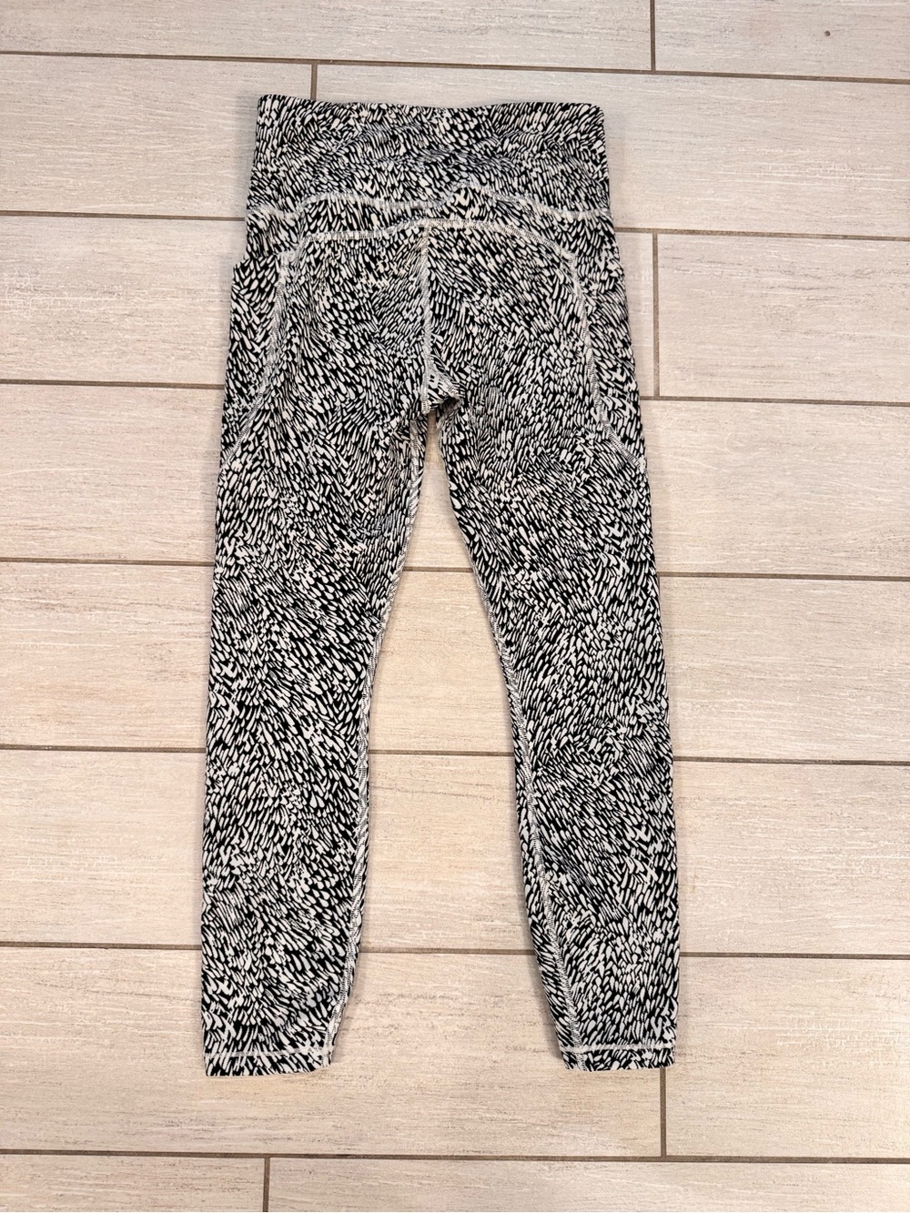 Women’s Black & White Printed Leggings - Comfortable Active Bottoms